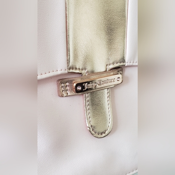 3/$20 Juicy Couture Crossbody Bag Light Pink With Gold Accents - Picture 8 of 9